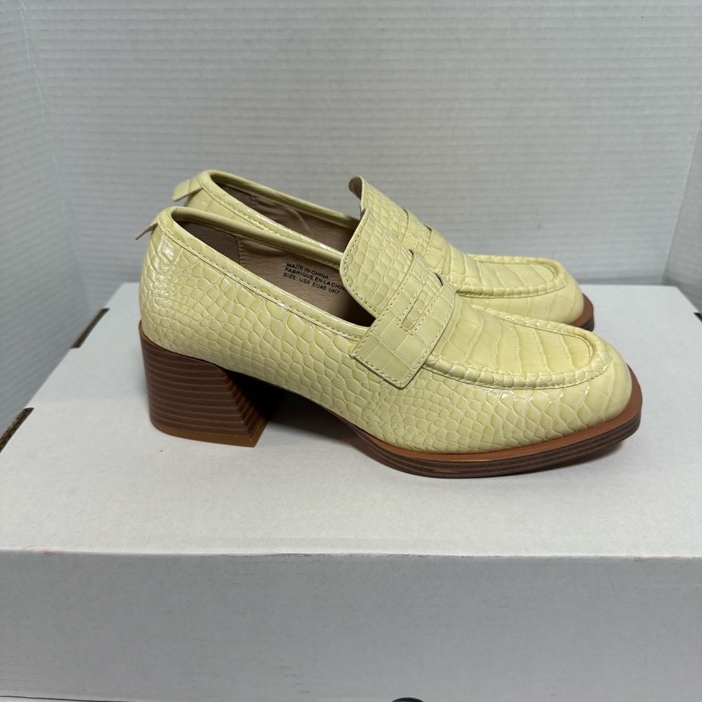 Women’s Urban Outfitters Croc Loafer - Picture 5 of 8